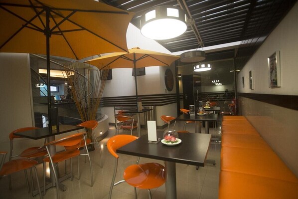 Dining - Hotel Ginebra (Barcelona)