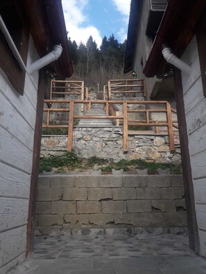 Exterior detail - Pervanoglu Dinlenme Tesisi Motel (Maçka)