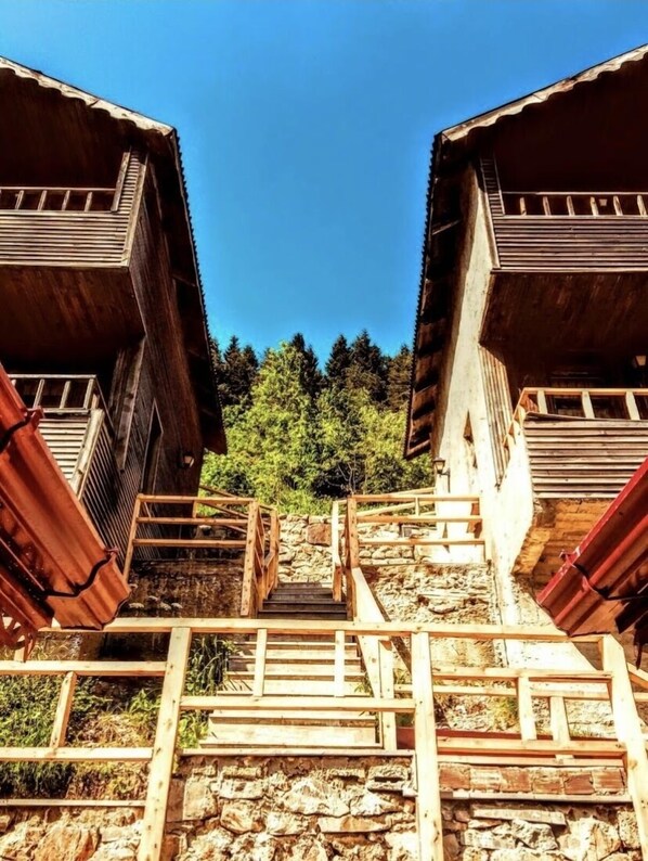 Front of property - Pervanoglu Dinlenme Tesisi Motel (Maçka)