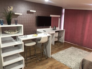 Deluxe Double Room, 1 Bedroom, Balcony, Overwater | Premium bedding, individually decorated, individually furnished, desk - Lizzia Butik Otel (Istanbul)