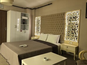 Chambre Double Deluxe | Literie de qualité supérieure, décoration personnalisée