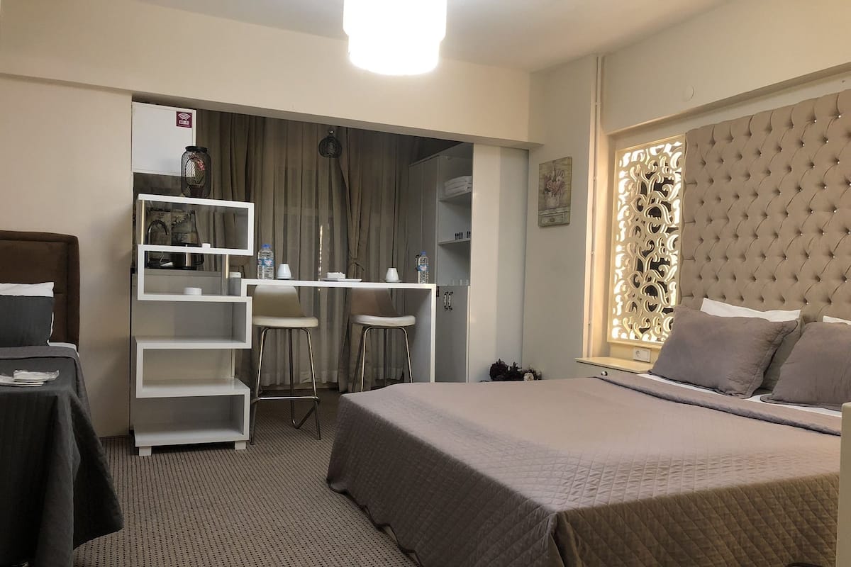 Premium bedding, individually decorated, individually furnished, desk