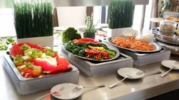 Tägliches inbegriffenes Frühstücksbuffet