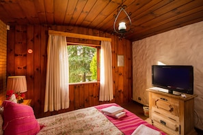 Suite, 1 cama doble, vistas a la montaña | Ropa de cama de alta calidad, wifi gratis, ropa de cama