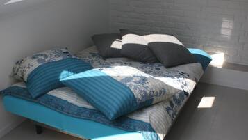 Free WiFi, bed sheets