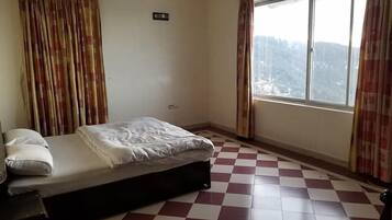 Suite Exclusive, 1 grand lit, non-fumeurs, vue montagne | 1 chambre, fer et planche à repasser, lits pliants/supplémentaires