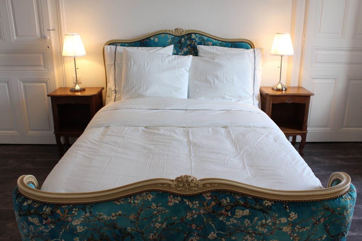 Doppelzimmer (Antoinette) | Individuell dekoriert, individuell eingerichtet, Bügeleisen/Bügelbrett