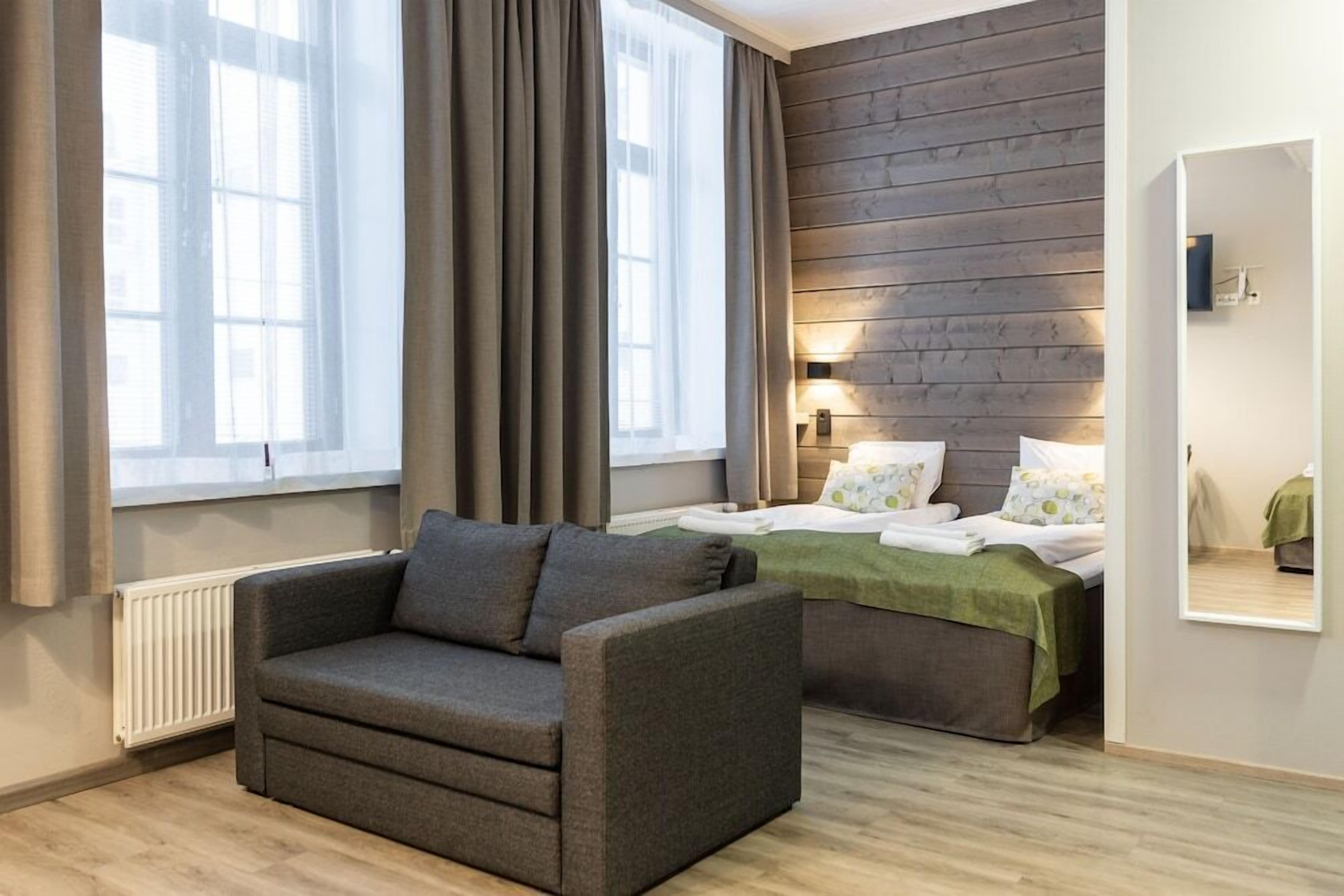 Blackout drapes, soundproofing, free WiFi, bed sheets