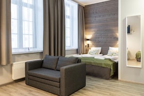 Blackout drapes, soundproofing, free WiFi, bed sheets - Hotel Metsähirvas (Rovaniemi)