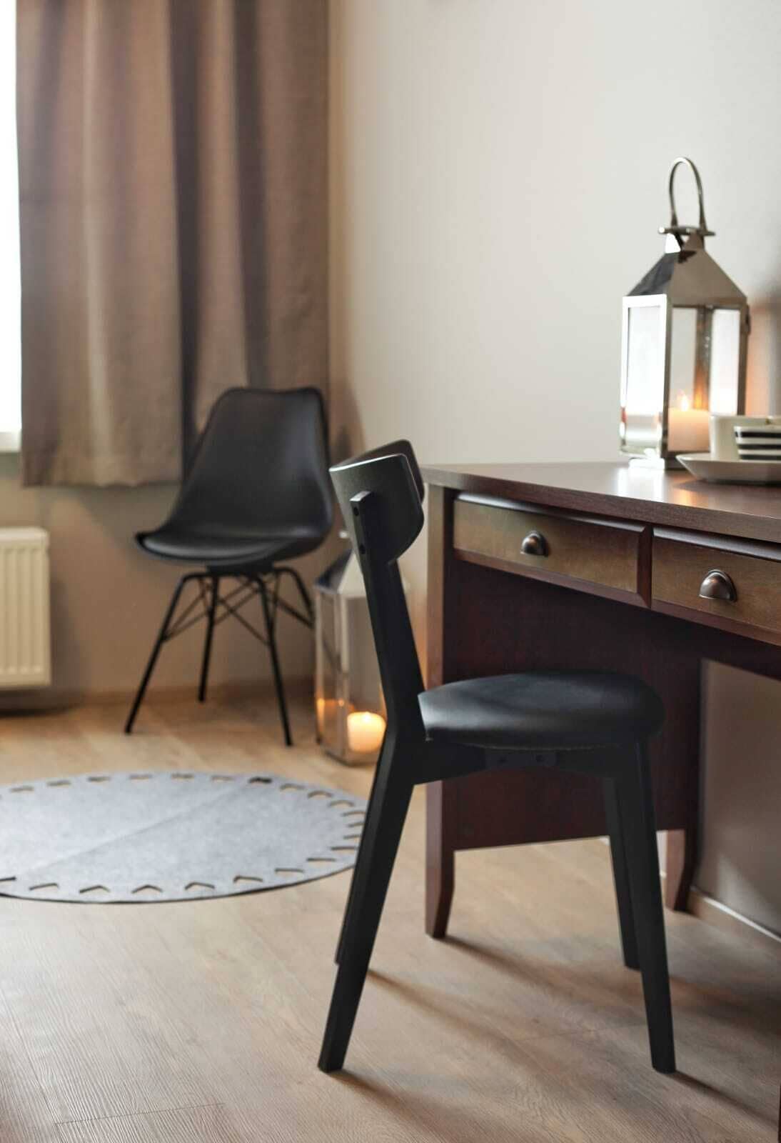 3 bedrooms, blackout curtains, soundproofing, free wifi