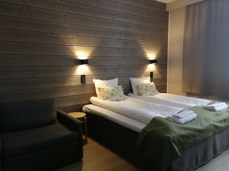 Standard Triple Room | 3 bedrooms, blackout drapes, soundproofing, free WiFi