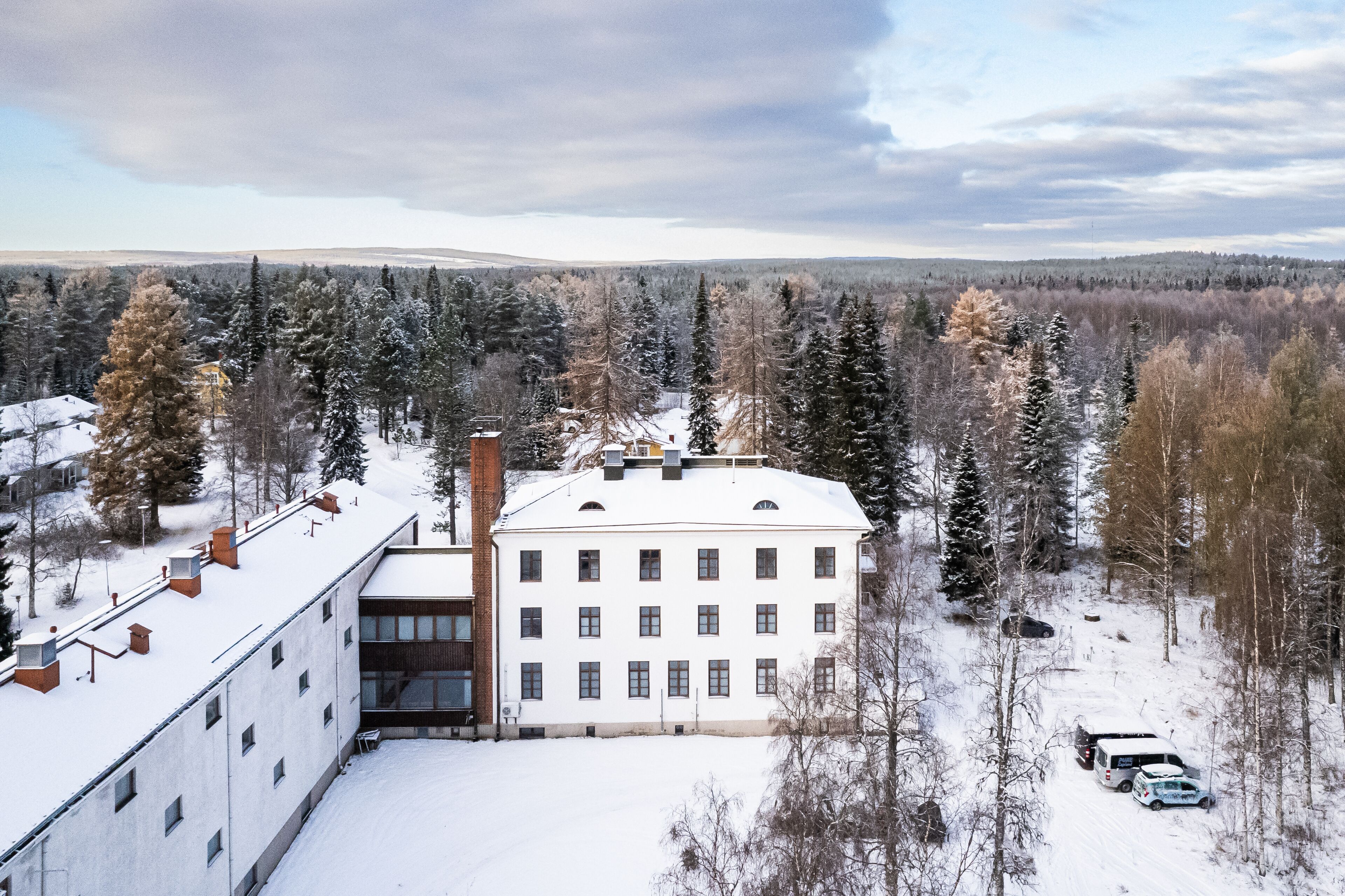Vista frontal de la propiedad