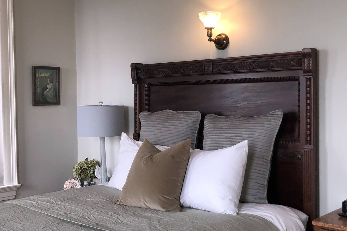 Classic Double Room, 1 Queen Bed, Non Smoking, Ocean View | Egyptian cotton sheets, premium bedding, down comforters, pillowtop beds