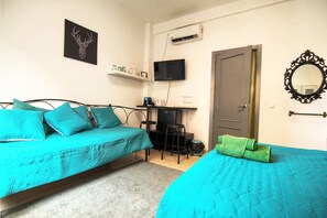 Quadruple Room, Shared Bathroom (1 room in a shared apartment - Ancon)