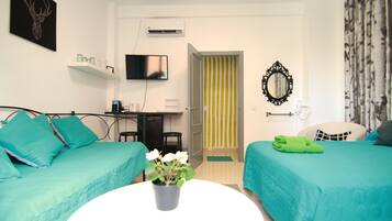 Quadruple Room, Shared Bathroom (1 room in a shared apartment - Ancon)
