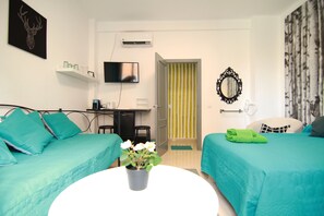 Quadruple Room, Shared Bathroom (1 room in a shared apartment - Ancon)
