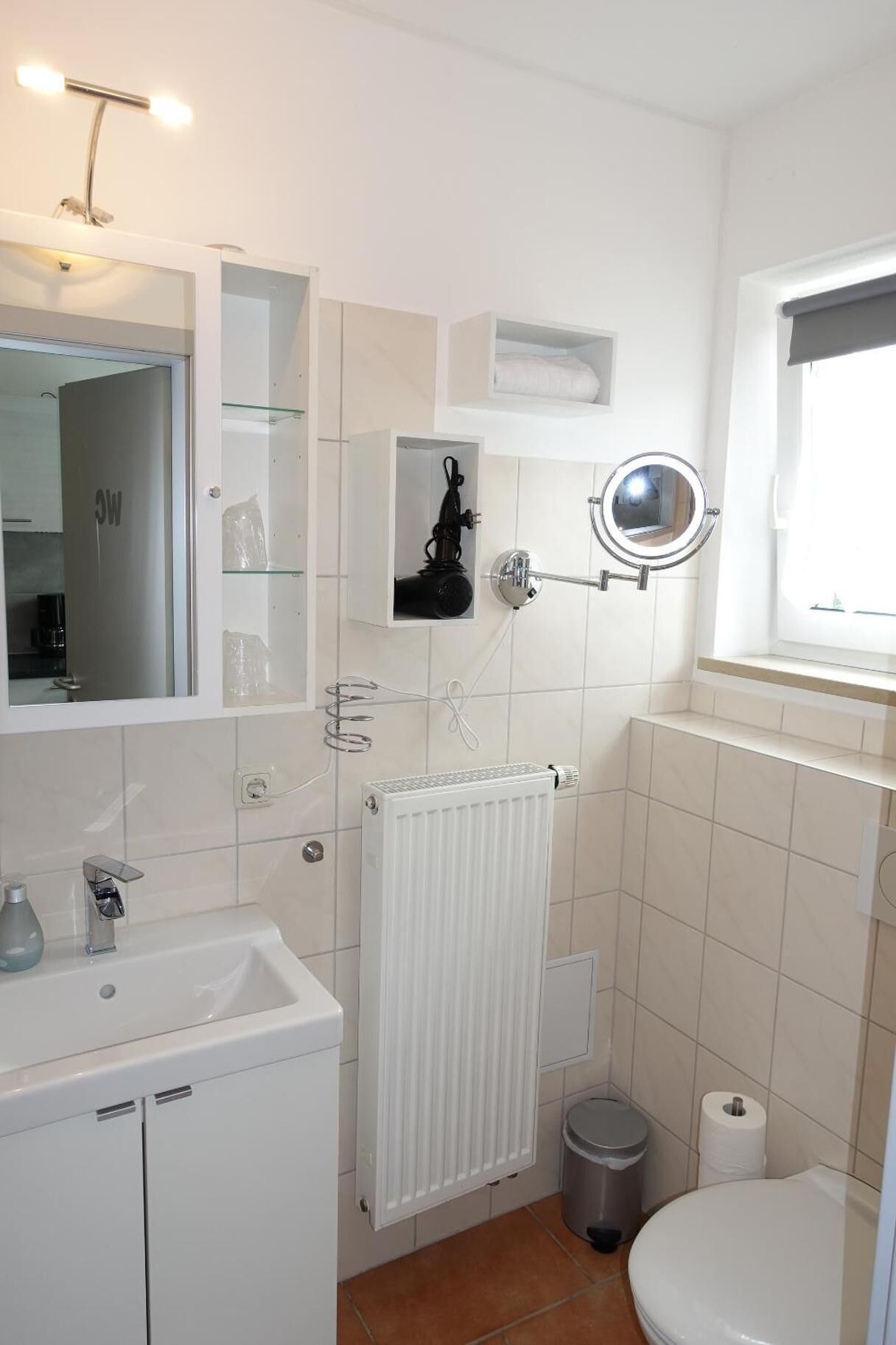 deep-soaking bathtub, free toiletries, hair dryer, towels