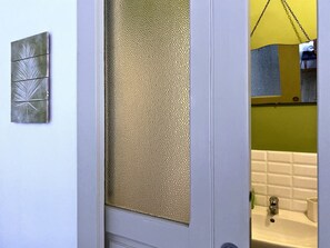 Exclusive House (Fisolare) | Bathroom | Shower, hair dryer, towels, soap - Casa Fisolare (Capestrano)