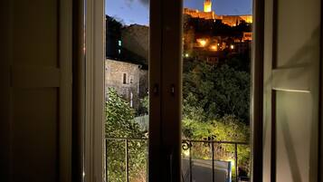 إطلالة من الشرفة