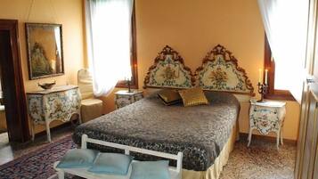 Suíte | Frigobar, escrivaninha, berços (sobretaxa)