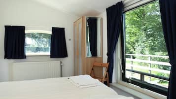 Apartment, 1 Bedroom (Vide) | Blackout drapes, free WiFi, bed sheets