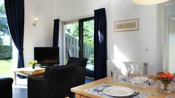 Apartment, 1 Bedroom (Vide) | Blackout drapes, free WiFi, bed sheets
