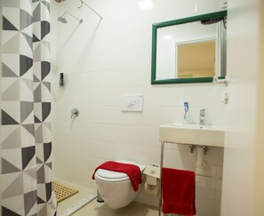Chambre Deluxe avec lits jumeaux | Salle de bain
