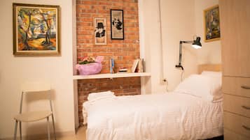 Habitación con 2 camas individuales | Escritorio, cortinas blackout y insonorización