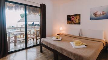 Deluxe Ocean View | Minibar, soundproofing, free WiFi, bed sheets