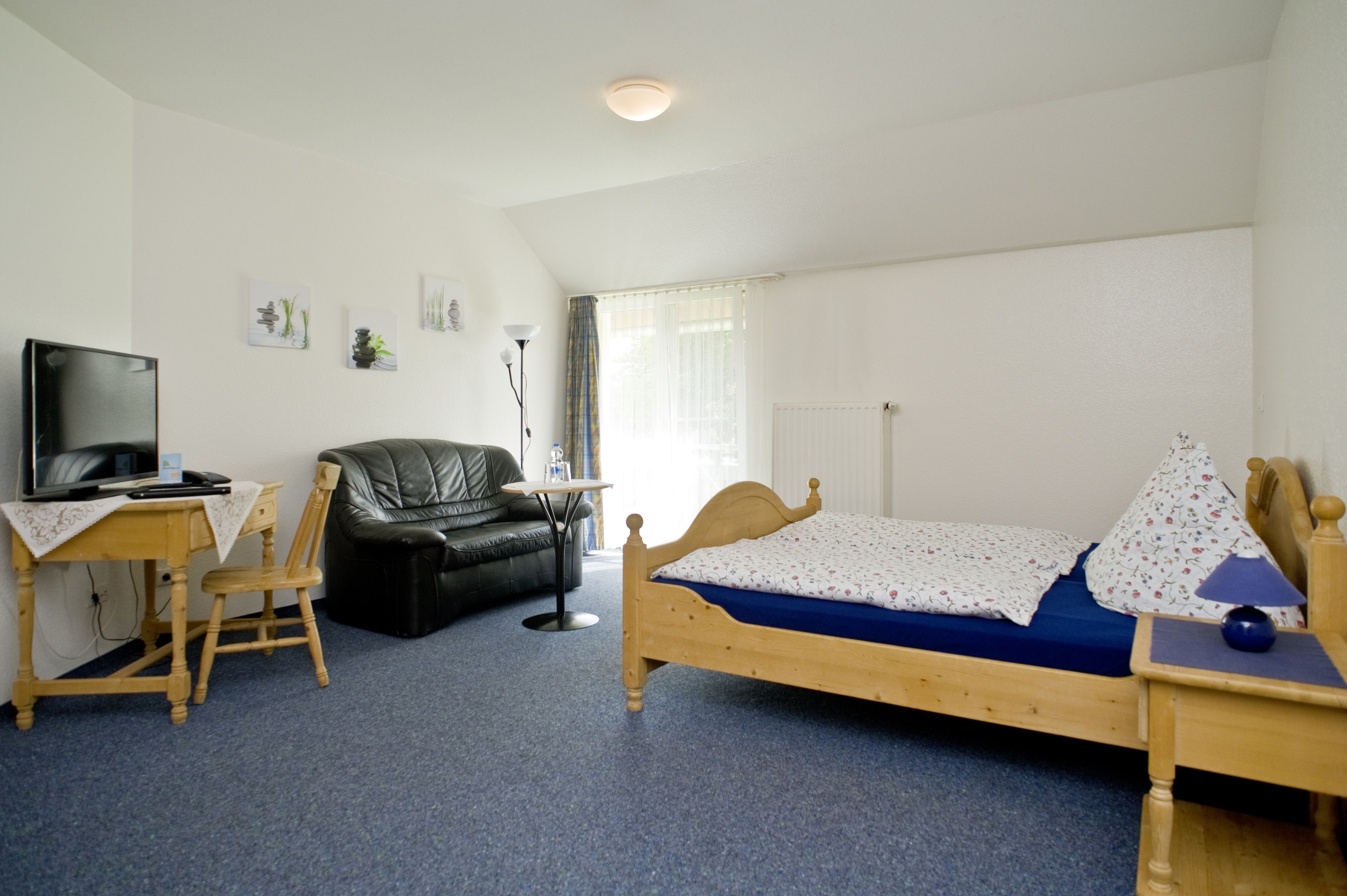 Desk, free cribs/infant beds, rollaway beds, free WiFi