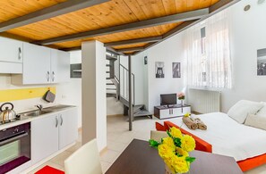 Apartment, 1 Schlafzimmer | Wohnbereich | Flachbildfernseher