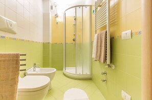 Apartment, 1 Bedroom | Bathroom