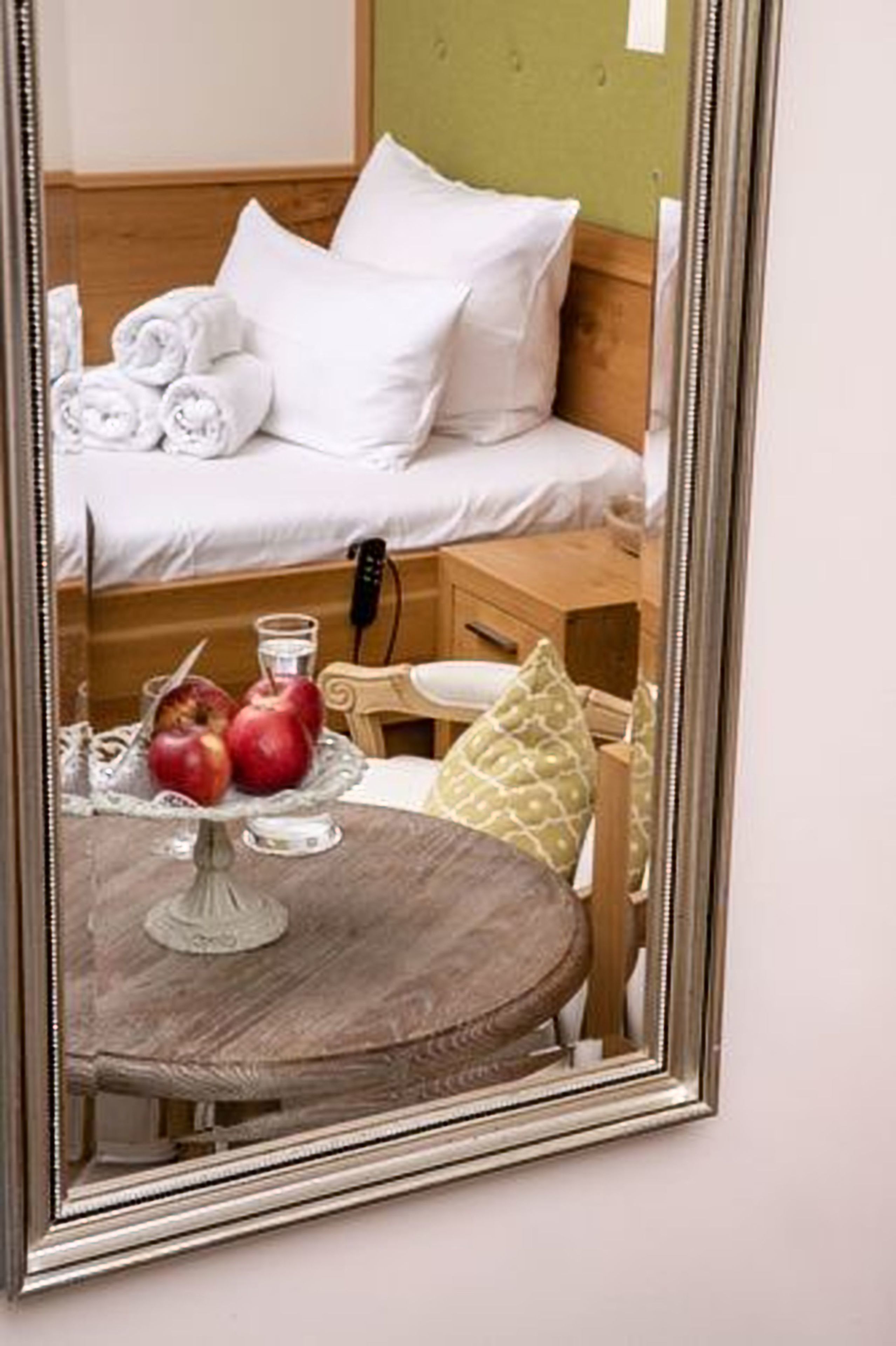 deluxe single room | 1 bedroom, hypo-allergenic bedding, minibar, in-room safe