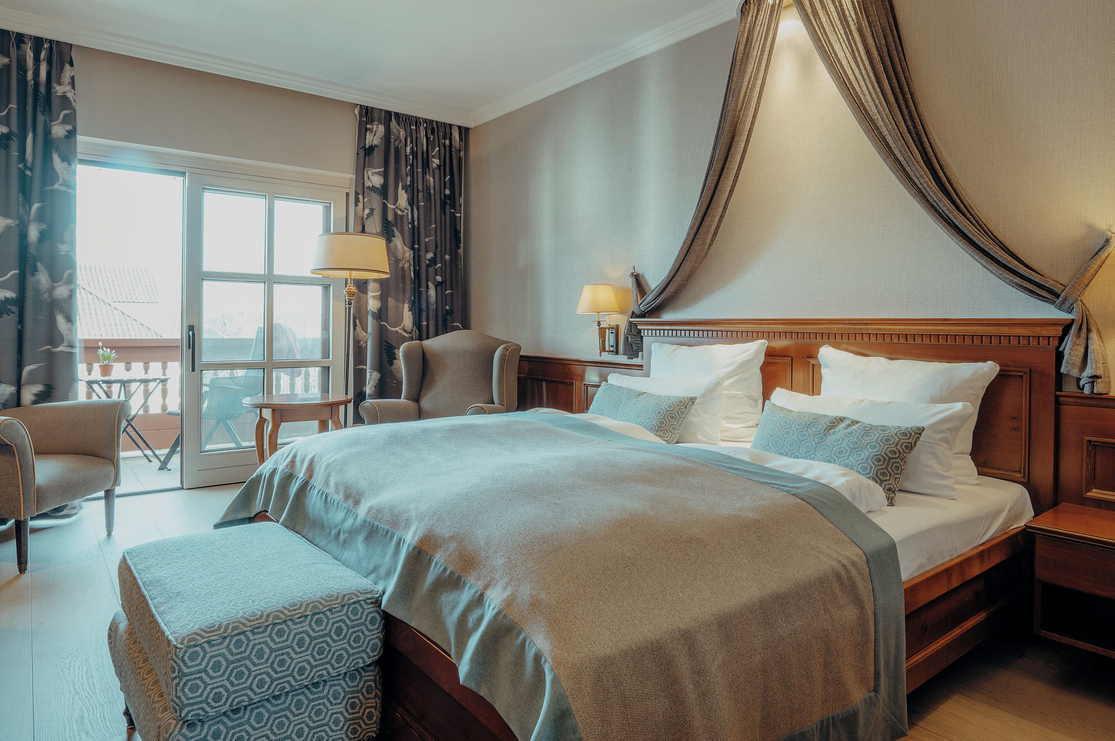 Ropa de cama hipoalergénica y minibar 