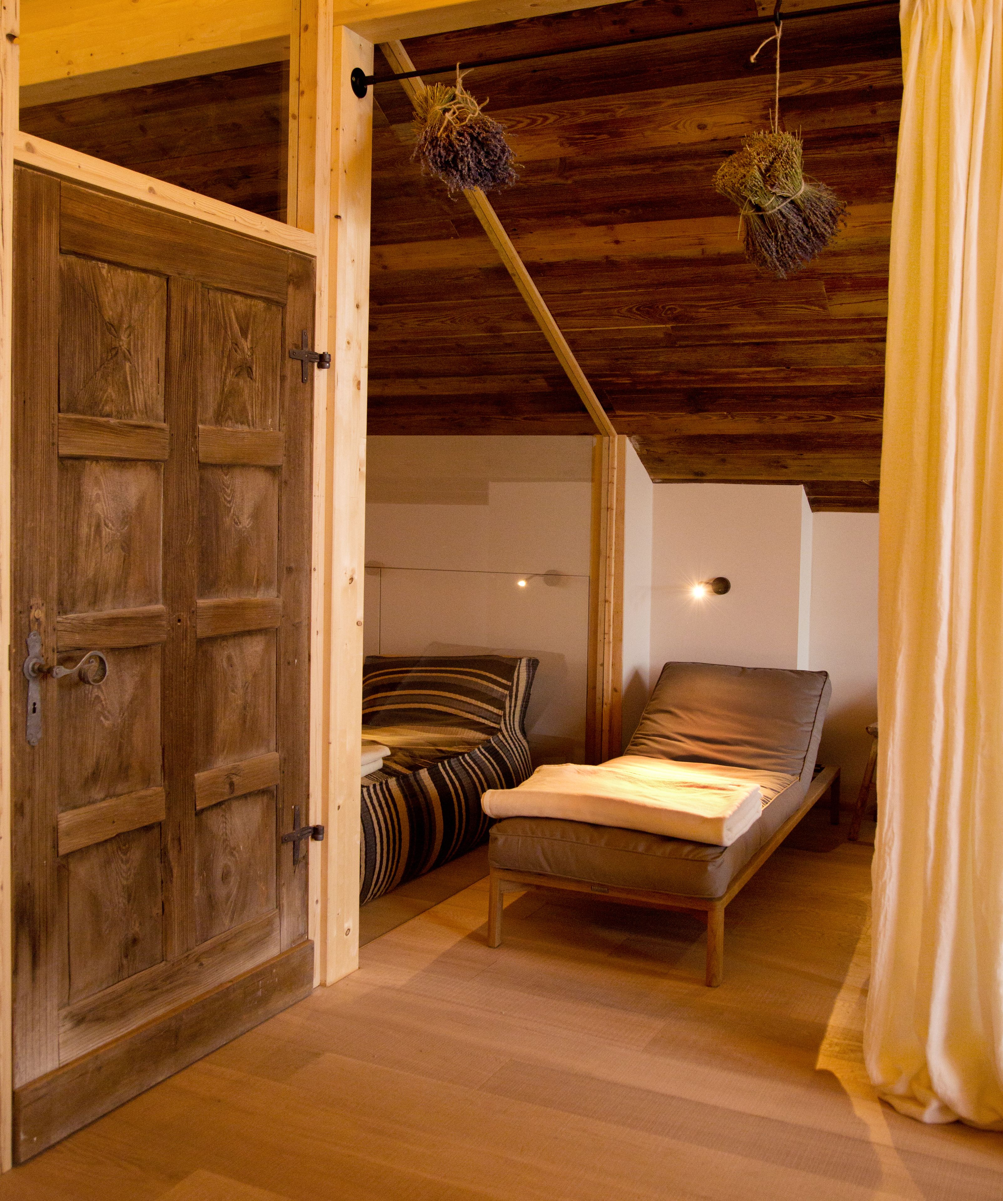 body treatments, aromatherapy, hot stone massages, deep-tissue massages