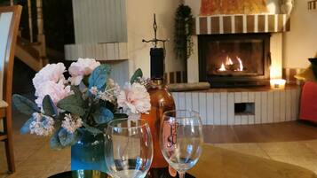 Family House, Multiple Beds, Non Smoking | Iron/ironing board, free WiFi, bed sheets