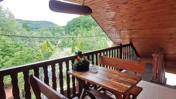 Double Room, 1 Double Bed, Non Smoking (nr 5) | Terrace/patio