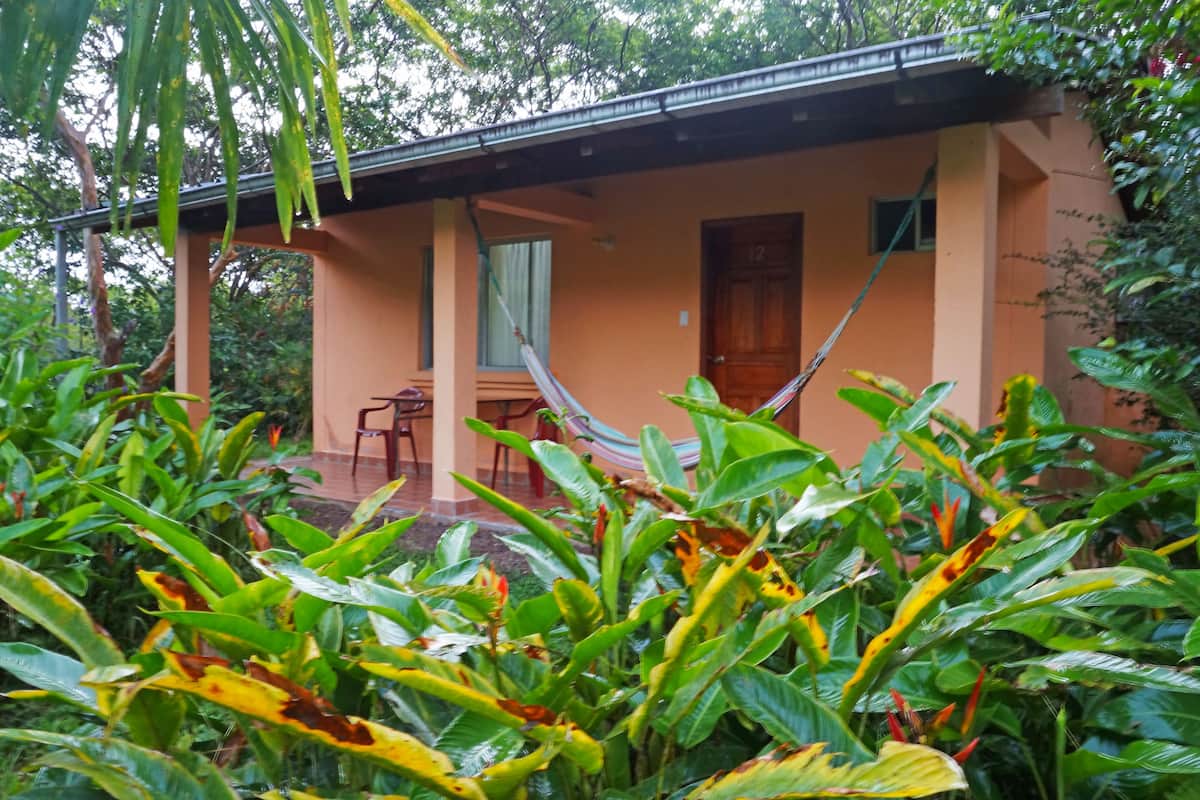 Family Cabin | In-room safe, blackout drapes, WiFi (free), bed sheets