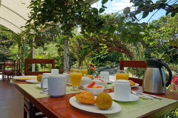 Free daily full breakfast - Mindo Real (Mindo)