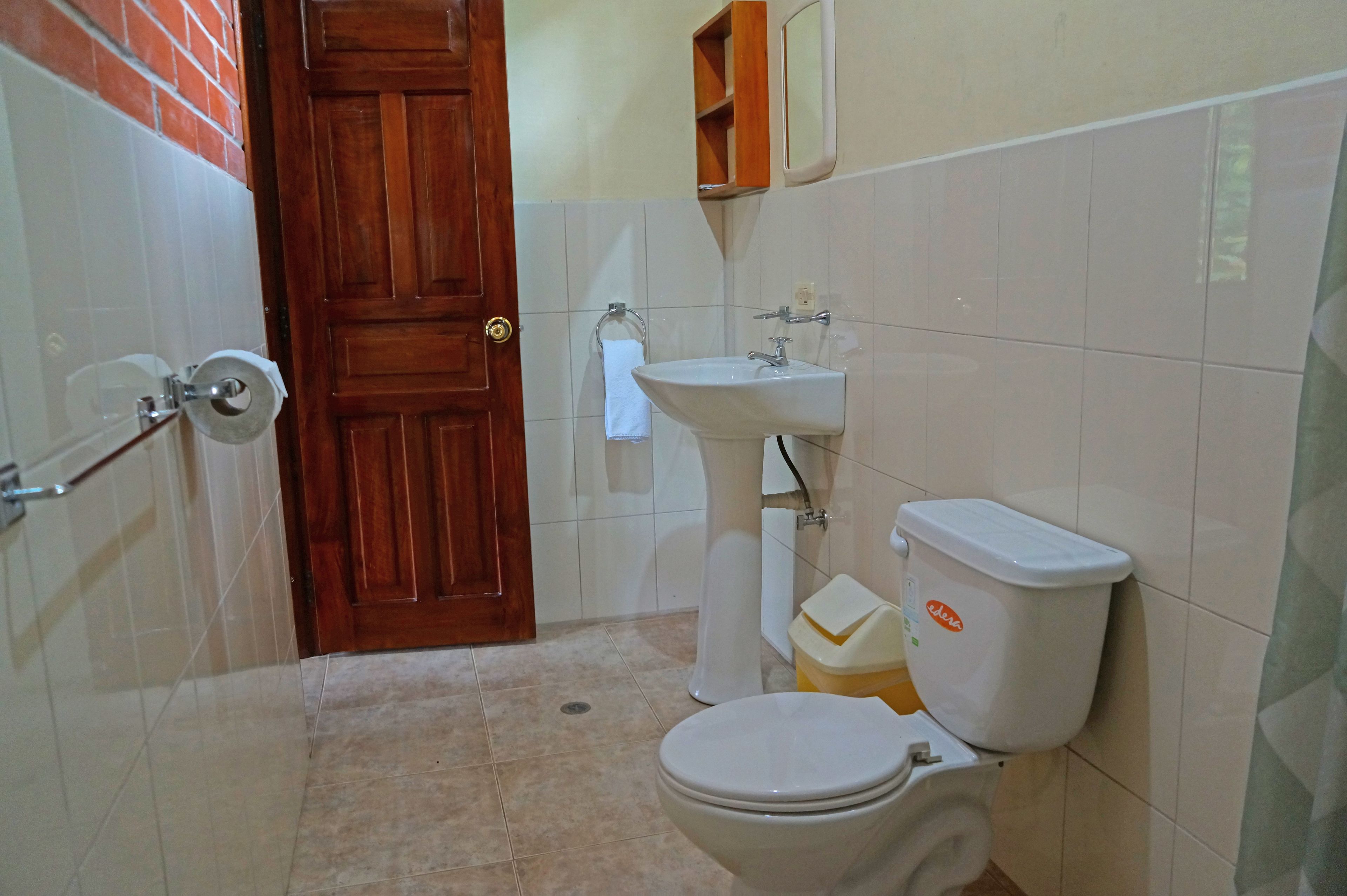 shower, free toiletries, towels