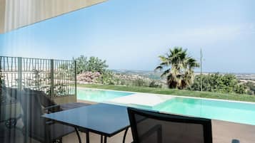 Suite monolocale Luxury | Con stile personalizzato, con arredamento individuale, una scrivania