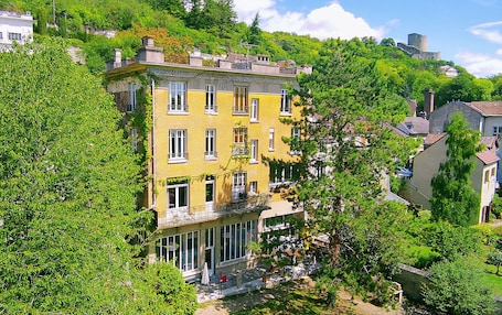 Fachada de la propiedad