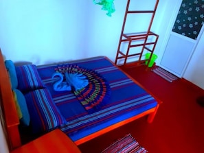 Economy Double Room | Egyptian cotton sheets, premium bedding, in-room safe, desk - Luna Beach Home & Cabanas - Hostel (Boossa)