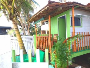 Exterior - Luna Beach Home & Cabanas - Hostel (Boossa)