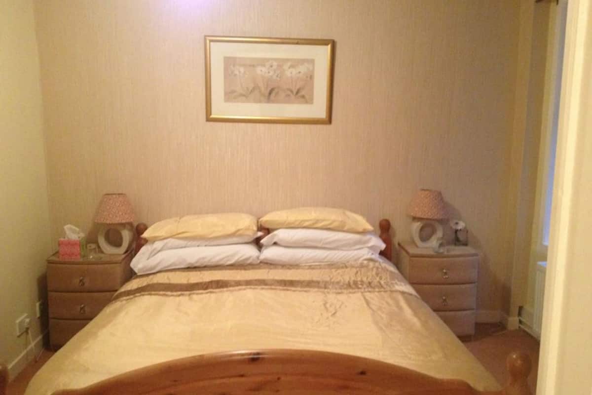 Junior Suite | Iron/ironing board (on request), cribs (free), WiFi (free), bed sheets