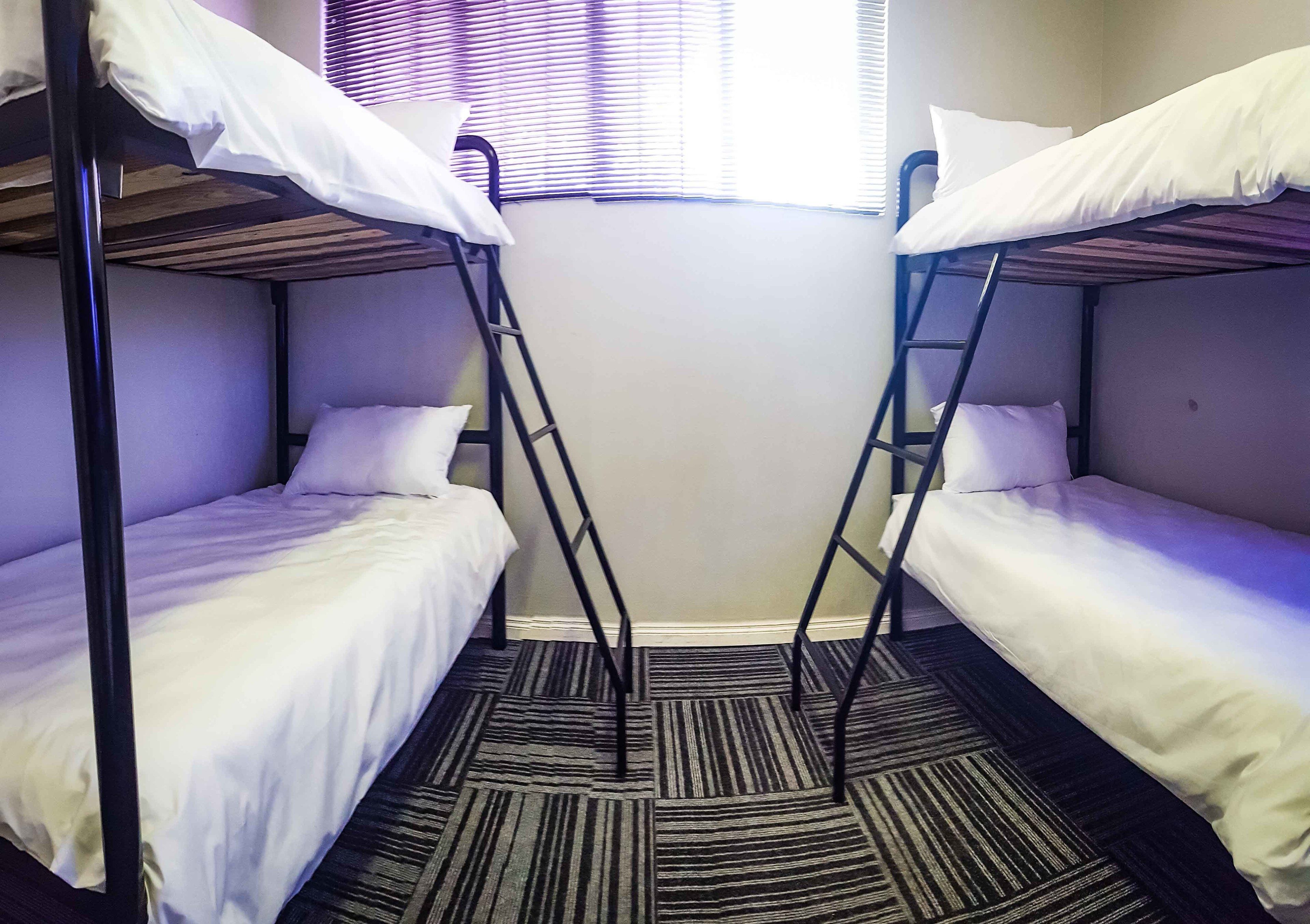 高級寝具、客室  ごとに異なるインテリア、ベッドシーツ