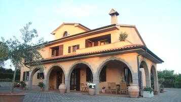 Entrada de la propiedad