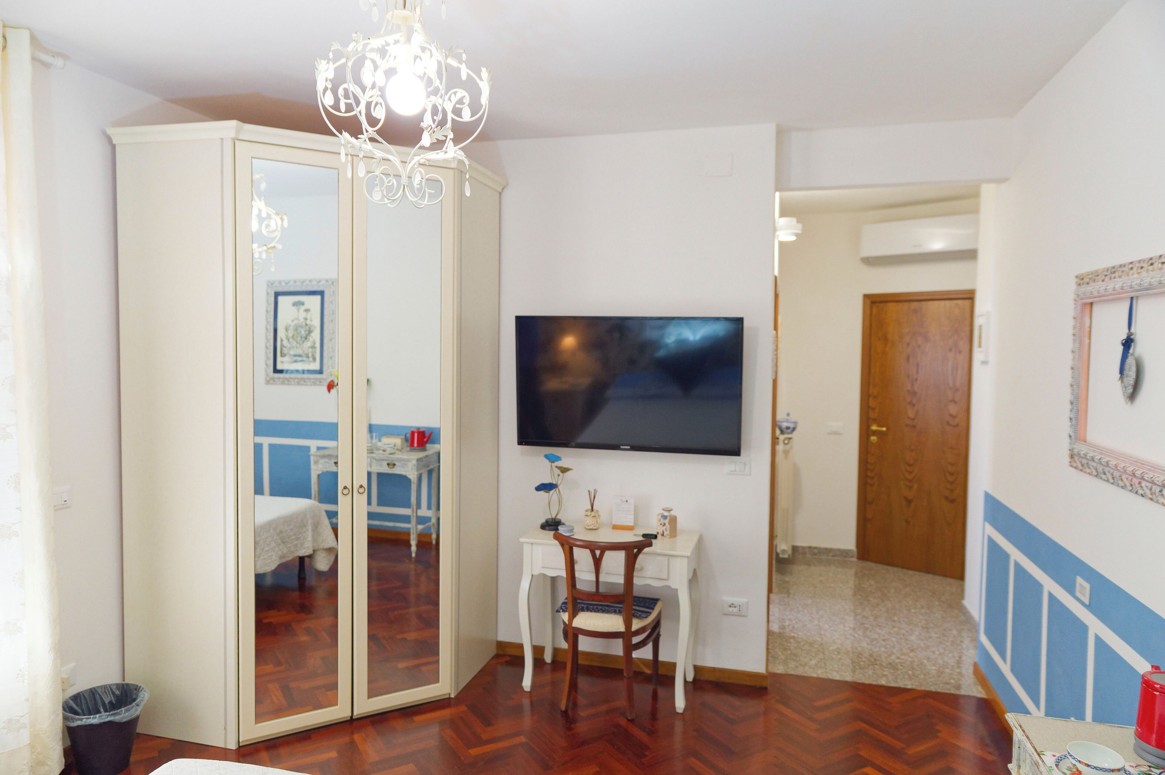 Deluxe-Zimmer, 1 Queen-Bett, Nichtraucher | Individuell dekoriert, kostenloses WLAN, Bettwäsche