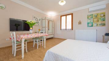 Monolocale, 1 letto queen, non fumatori | 1 camera, con stile personalizzato, Wi-Fi gratuito, lenzuola