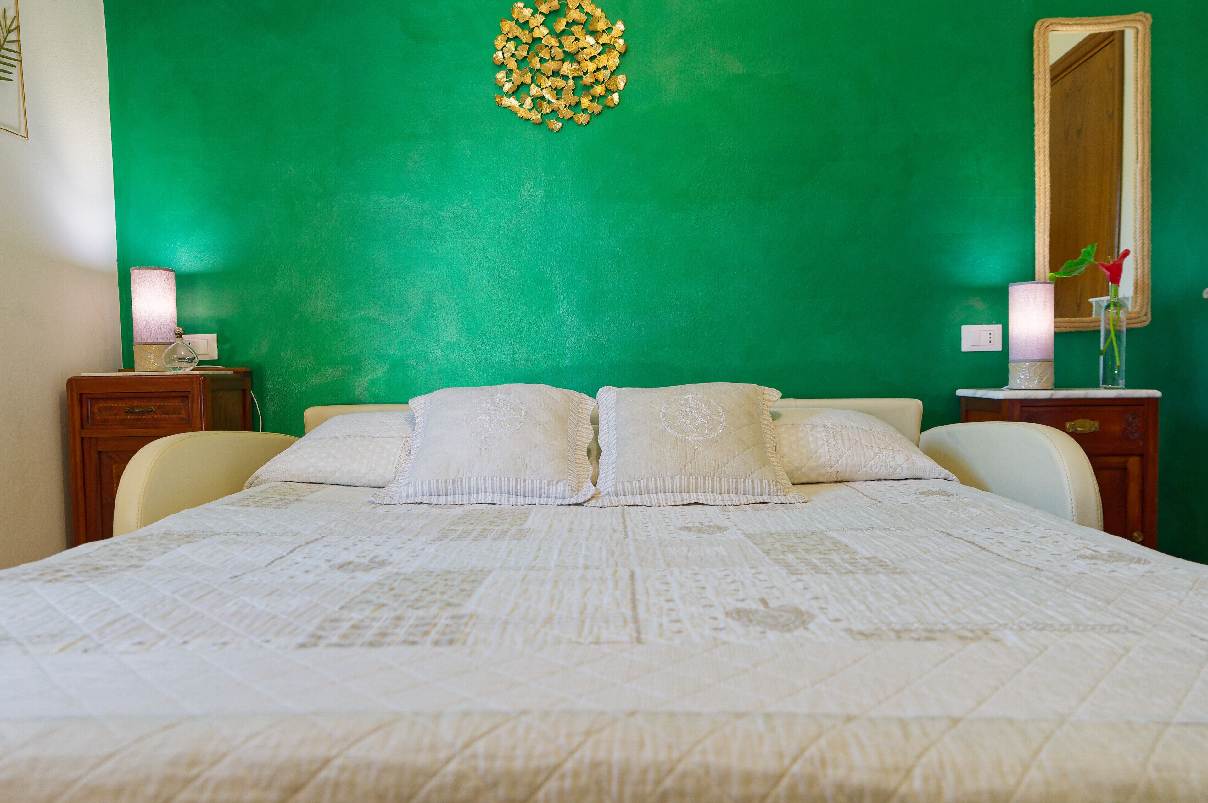 Suite, 1 cama Queen size y sofá cama, para no fumadores | Ropa de cama de alta calidad, decoración personalizada y wifi gratis 
